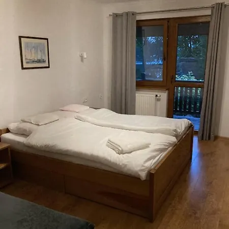 Alloggio per agriturismo Pokoje Goscinne Jeziorna Swornegacie